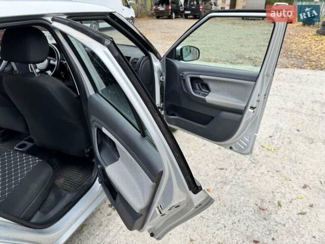 Шкода Фабия 2011 в Стрые на Automoto.ua Серый Шкода Фабия, объемом двигателя 1.6 л и пробегом 291 тыс. км за 5500 $, фото 13 на Automoto.ua