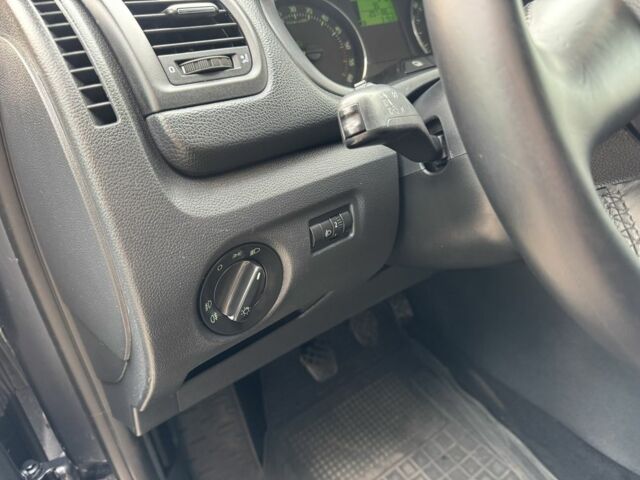 Сірий Шкода Фабія, об'ємом двигуна 1.2 л та пробігом 205 тис. км за 4900 $, фото 9 на Automoto.ua