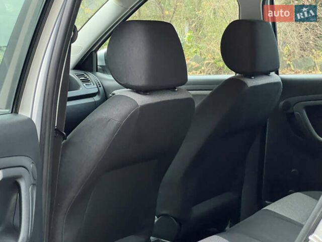 Шкода Фабия 2011 в Трускавце на Automoto.ua Серый Шкода Фабия, объемом двигателя 1.6 л и пробегом 242 тыс. км за 5950 $, фото 83 на Automoto.ua