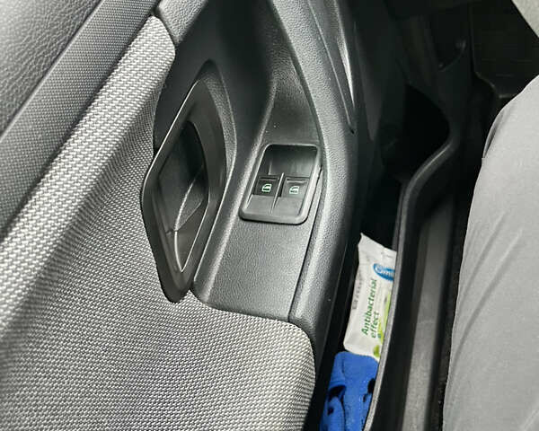 Серый Шкода Фабия, объемом двигателя 1.2 л и пробегом 160 тыс. км за 5850 $, фото 31 на Automoto.ua