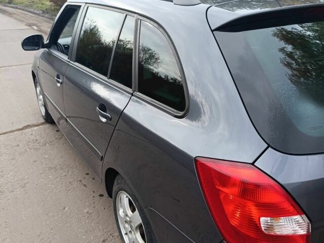 Сірий Шкода Фабія, об'ємом двигуна 1.2 л та пробігом 290 тис. км за 5500 $, фото 1 на Automoto.ua