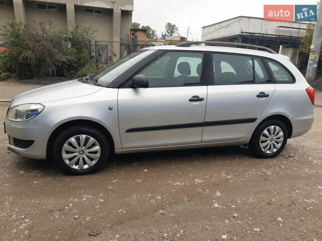 Сірий Шкода Фабія, об'ємом двигуна 1.39 л та пробігом 181 тис. км за 6350 $, фото 9 на Automoto.ua