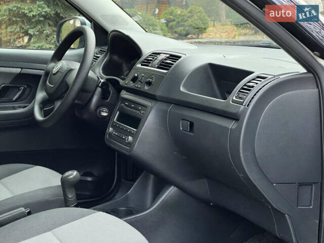 Шкода Фабия 2011 в Трускавце на Automoto.ua Серый Шкода Фабия, объемом двигателя 1.6 л и пробегом 242 тыс. км за 5950 $, фото 72 на Automoto.ua