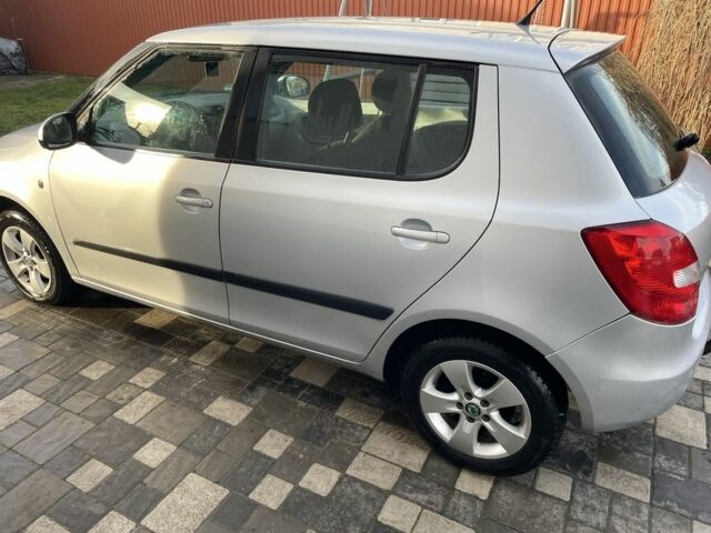 Серый Шкода Фабия, объемом двигателя 1.4 л и пробегом 242 тыс. км за 5400 $, фото 6 на Automoto.ua