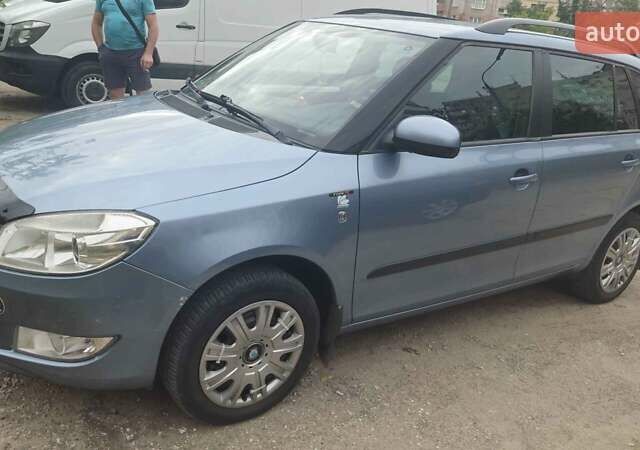 Серый Шкода Фабия, объемом двигателя 1.2 л и пробегом 240 тыс. км за 6100 $, фото 5 на Automoto.ua