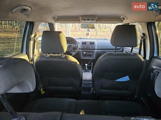 Сірий Шкода Фабія, об'ємом двигуна 1.4 л та пробігом 240 тис. км за 5500 $, фото 6 на Automoto.ua