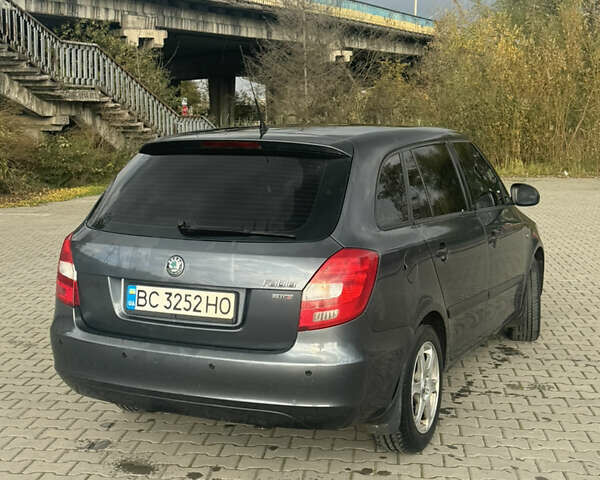 Сірий Шкода Фабія, об'ємом двигуна 1.6 л та пробігом 300 тис. км за 5100 $, фото 4 на Automoto.ua