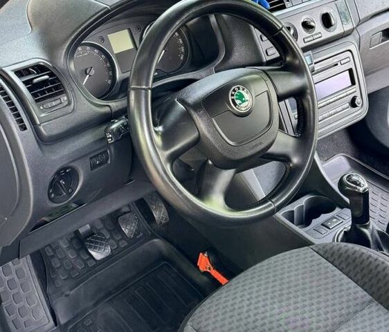 Сірий Шкода Фабія, об'ємом двигуна 1.2 л та пробігом 256 тис. км за 4600 $, фото 10 на Automoto.ua