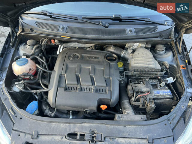 Сірий Шкода Фабія, об'ємом двигуна 1.2 л та пробігом 300 тис. км за 4399 $, фото 38 на Automoto.ua