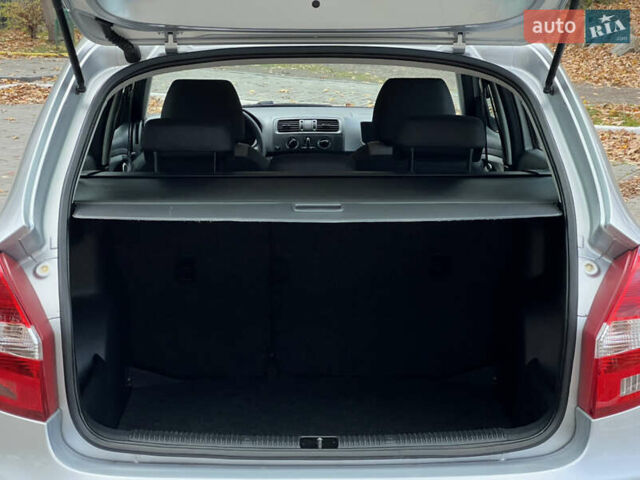 Шкода Фабия 2011 в Трускавце на Automoto.ua Серый Шкода Фабия, объемом двигателя 1.6 л и пробегом 242 тыс. км за 5950 $, фото 98 на Automoto.ua