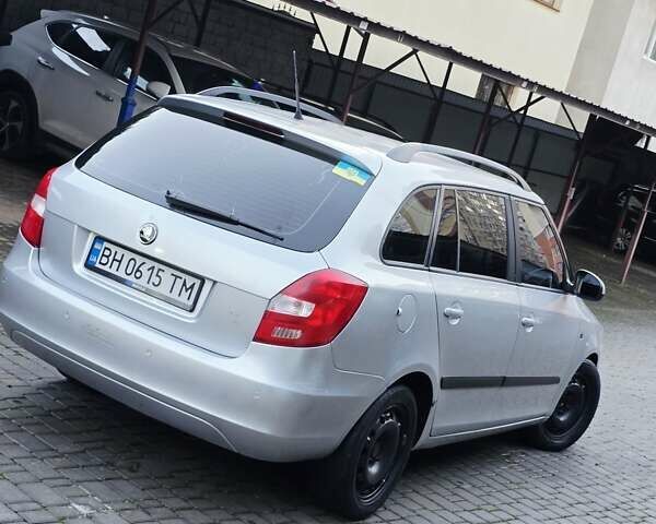 Сірий Шкода Фабія, об'ємом двигуна 1.6 л та пробігом 265 тис. км за 4650 $, фото 5 на Automoto.ua