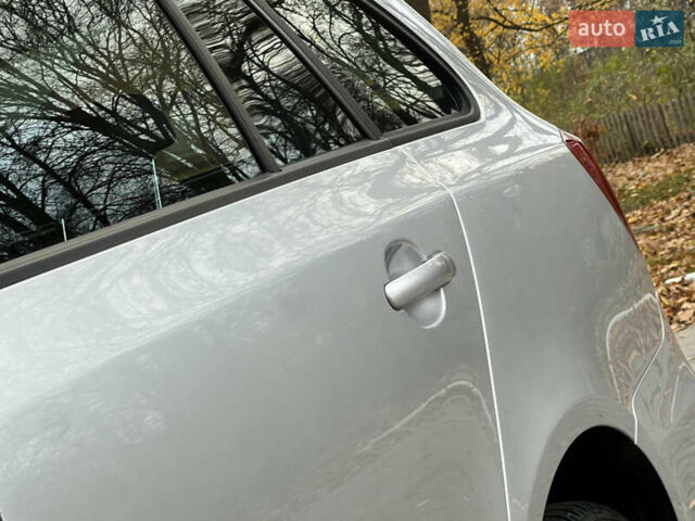 Шкода Фабия 2011 в Трускавце на Automoto.ua Серый Шкода Фабия, объемом двигателя 1.6 л и пробегом 242 тыс. км за 5950 $, фото 29 на Automoto.ua