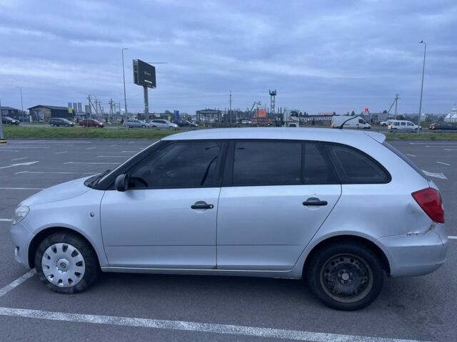 Серый Шкода Фабия, объемом двигателя 1.6 л и пробегом 340 тыс. км за 5650 $, фото 3 на Automoto.ua