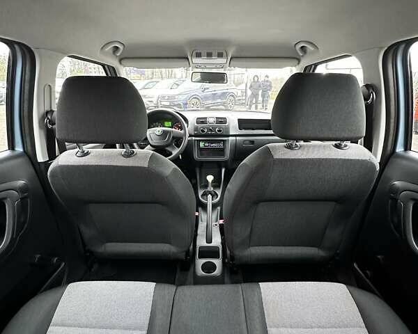 Сірий Шкода Фабія, об'ємом двигуна 1.2 л та пробігом 199 тис. км за 5700 $, фото 13 на Automoto.ua