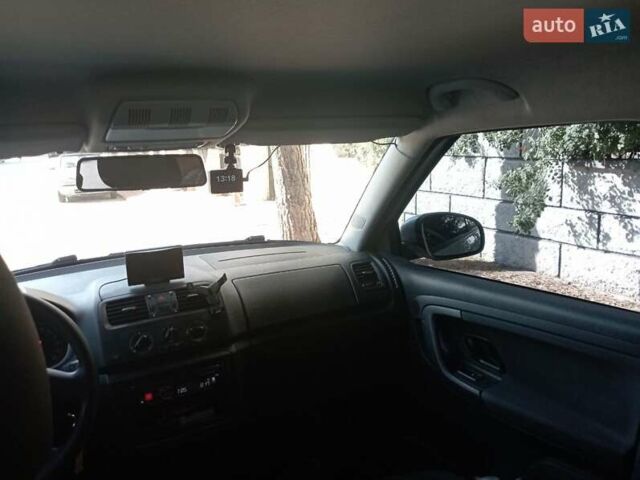 Серый Шкода Фабия, объемом двигателя 1.39 л и пробегом 160 тыс. км за 4700 $, фото 13 на Automoto.ua