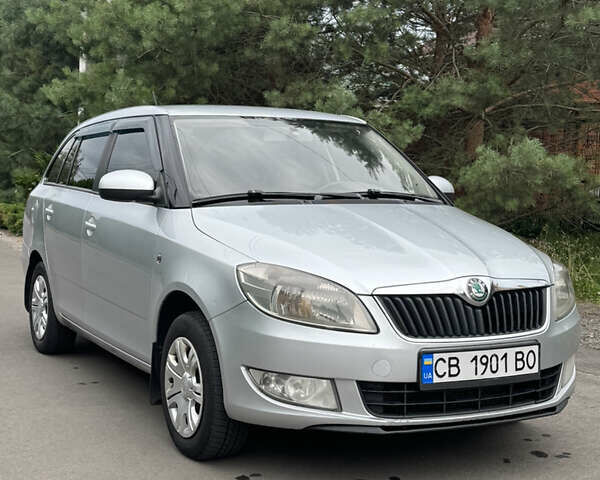 Серый Шкода Фабия, объемом двигателя 1.39 л и пробегом 224 тыс. км за 5599 $, фото 2 на Automoto.ua