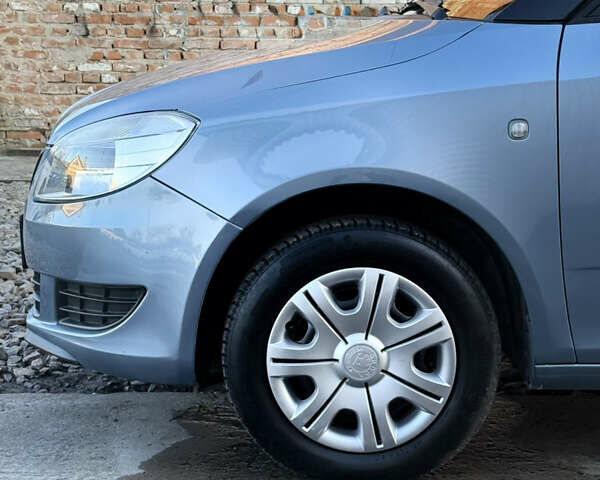 Сірий Шкода Фабія, об'ємом двигуна 1.2 л та пробігом 199 тис. км за 5000 $, фото 12 на Automoto.ua