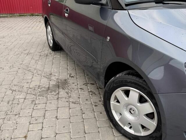 Серый Шкода Фабия, объемом двигателя 1.6 л и пробегом 240 тыс. км за 6300 $, фото 6 на Automoto.ua