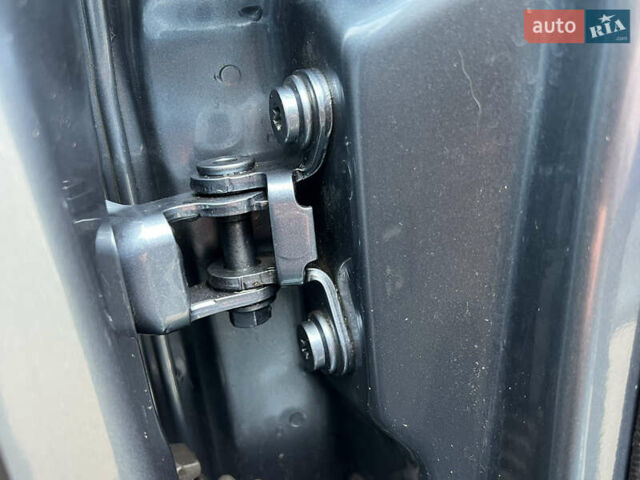 Серый Шкода Фабия, объемом двигателя 1.6 л и пробегом 204 тыс. км за 7950 $, фото 106 на Automoto.ua