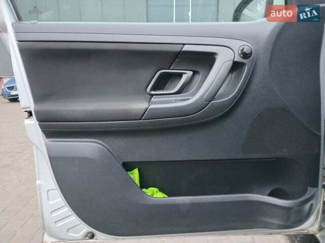 Серый Шкода Фабия, объемом двигателя 1.6 л и пробегом 304 тыс. км за 5490 $, фото 8 на Automoto.ua