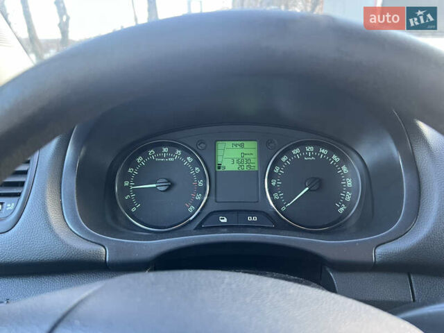 Сірий Шкода Фабія, об'ємом двигуна 1.2 л та пробігом 300 тис. км за 4399 $, фото 31 на Automoto.ua