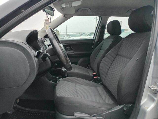 Серый Шкода Фабия, объемом двигателя 1.6 л и пробегом 304 тыс. км за 5490 $, фото 9 на Automoto.ua