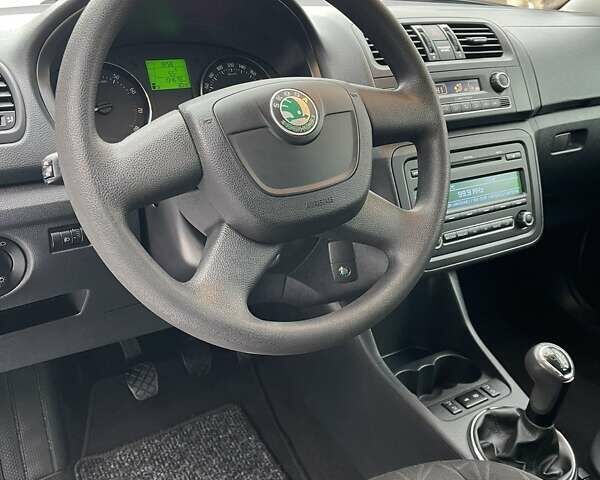 Сірий Шкода Фабія, об'ємом двигуна 1.2 л та пробігом 196 тис. км за 5999 $, фото 21 на Automoto.ua