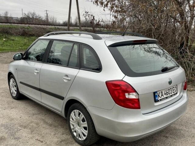 Серый Шкода Фабия, объемом двигателя 1.4 л и пробегом 195 тыс. км за 6200 $, фото 2 на Automoto.ua