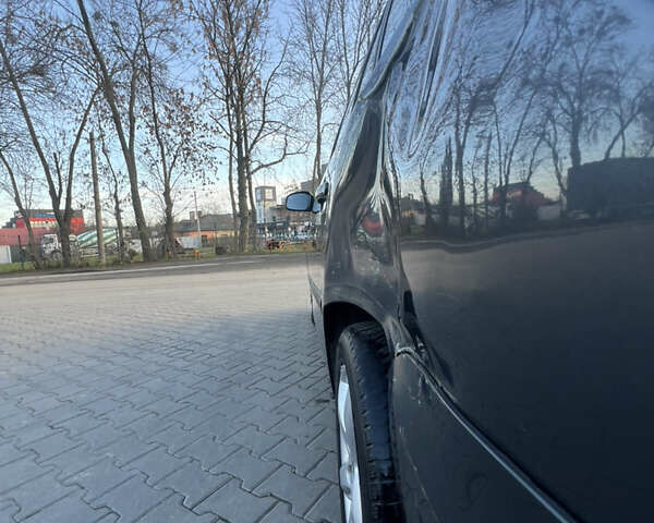 Сірий Шкода Фабія, об'ємом двигуна 1.2 л та пробігом 300 тис. км за 4399 $, фото 8 на Automoto.ua