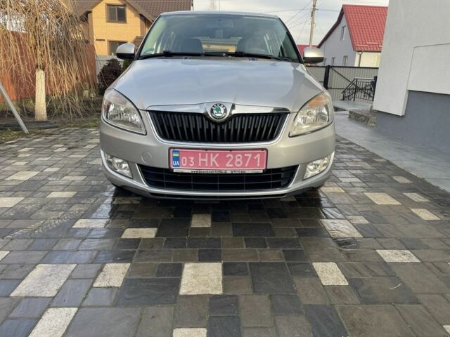 Серый Шкода Фабия, объемом двигателя 1.4 л и пробегом 242 тыс. км за 5400 $, фото 1 на Automoto.ua