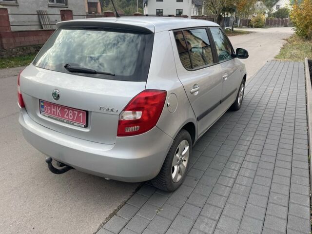 Шкода Фабия 2011 в Сарнах на Automoto.ua Серый Шкода Фабия, объемом двигателя 1.4 л и пробегом 241 тыс. км за 5500 $, фото 3 на Automoto.ua