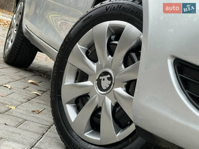 Шкода Фабия 2011 в Трускавце на Automoto.ua Серый Шкода Фабия, объемом двигателя 1.6 л и пробегом 242 тыс. км за 5950 $, фото 9 на Automoto.ua