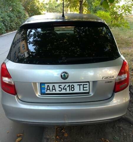 Сірий Шкода Фабія, об'ємом двигуна 1.39 л та пробігом 218 тис. км за 6300 $, фото 1 на Automoto.ua