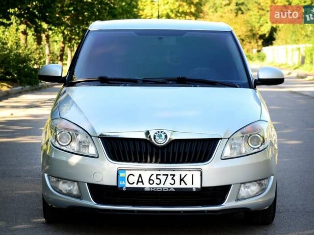 Сірий Шкода Фабія, об'ємом двигуна 1.6 л та пробігом 211 тис. км за 5799 $, фото 1 на Automoto.ua