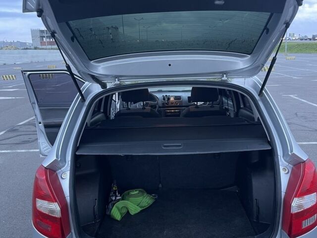 Серый Шкода Фабия, объемом двигателя 1.6 л и пробегом 340 тыс. км за 5650 $, фото 5 на Automoto.ua