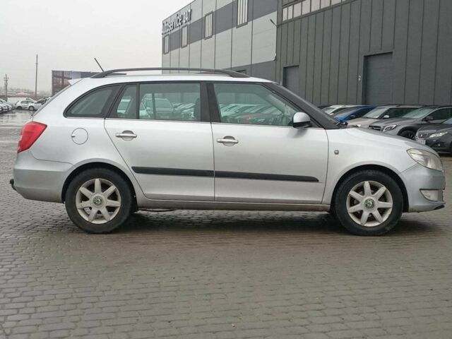 Серый Шкода Фабия, объемом двигателя 1.6 л и пробегом 304 тыс. км за 5490 $, фото 2 на Automoto.ua