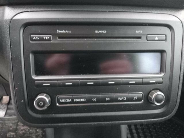 Серый Шкода Фабия, объемом двигателя 1.6 л и пробегом 304 тыс. км за 5490 $, фото 12 на Automoto.ua