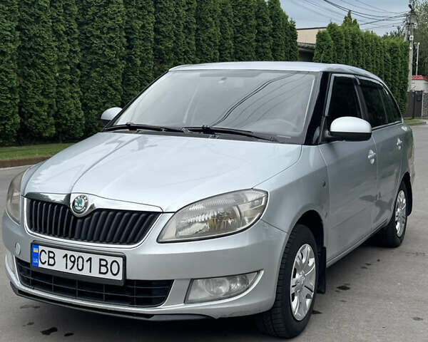 Сірий Шкода Фабія, об'ємом двигуна 1.39 л та пробігом 224 тис. км за 5250 $, фото 1 на Automoto.ua