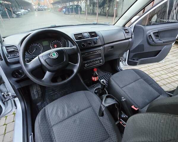 Сірий Шкода Фабія, об'ємом двигуна 1.6 л та пробігом 265 тис. км за 4650 $, фото 28 на Automoto.ua