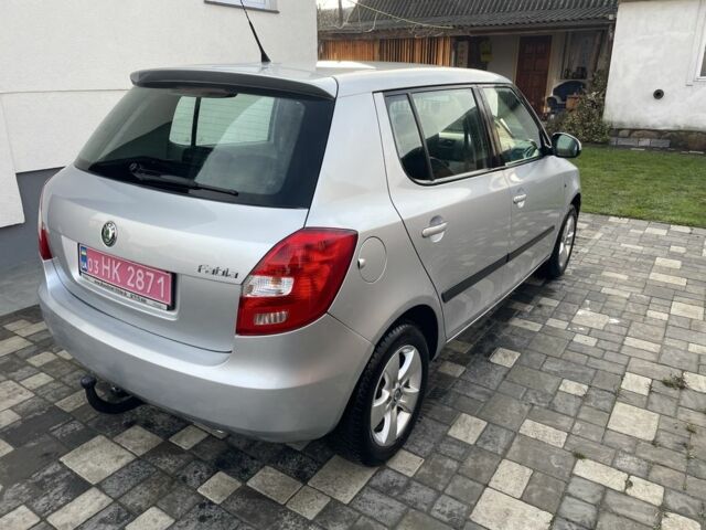 Серый Шкода Фабия, объемом двигателя 1.4 л и пробегом 242 тыс. км за 5400 $, фото 4 на Automoto.ua