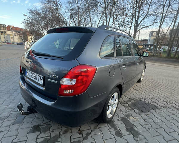 Сірий Шкода Фабія, об'ємом двигуна 1.2 л та пробігом 300 тис. км за 4399 $, фото 3 на Automoto.ua