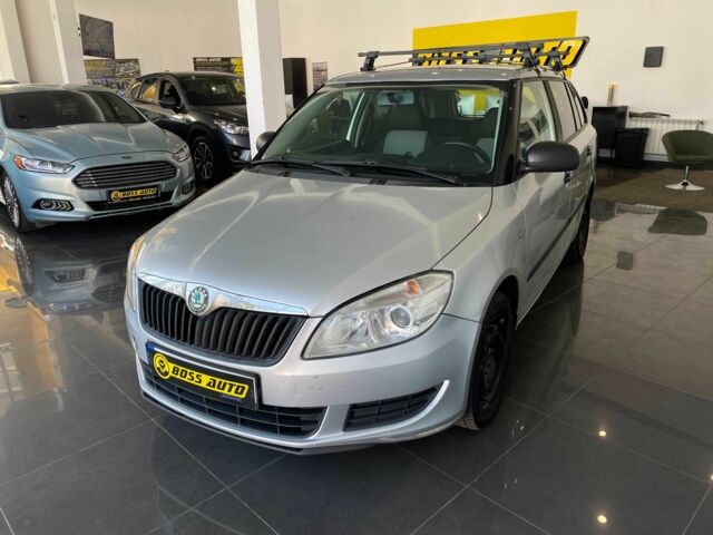 Серый Шкода Фабия, объемом двигателя 1.6 л и пробегом 296 тыс. км за 6000 $, фото 2 на Automoto.ua