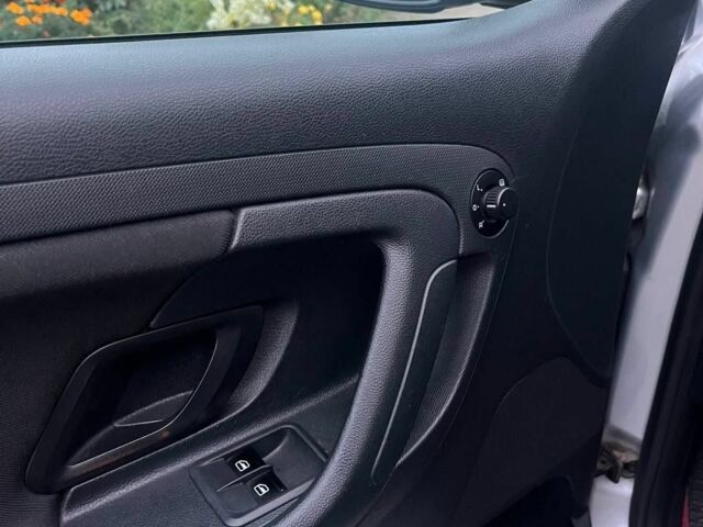 Сірий Шкода Фабія, об'ємом двигуна 1.6 л та пробігом 265 тис. км за 4500 $, фото 6 на Automoto.ua