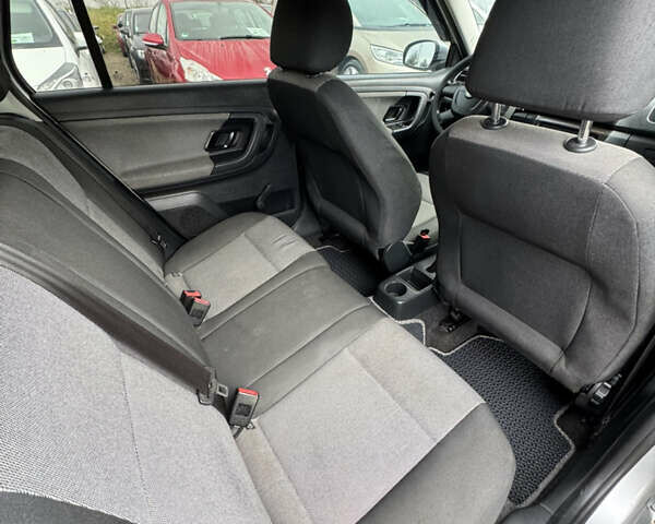 Сірий Шкода Фабія, об'ємом двигуна 1.6 л та пробігом 233 тис. км за 5500 $, фото 27 на Automoto.ua