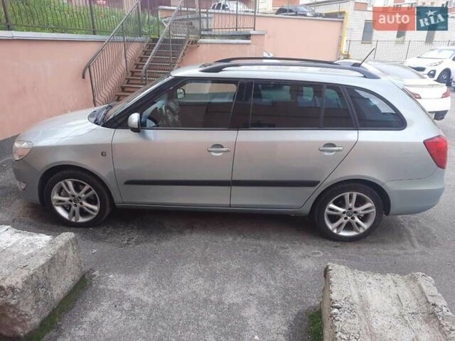 Шкода Фабия 2011 в Хмельницком на Automoto.ua Серый Шкода Фабия, объемом двигателя 1.2 л и пробегом 285 тыс. км за 6200 $, фото 4 на Automoto.ua