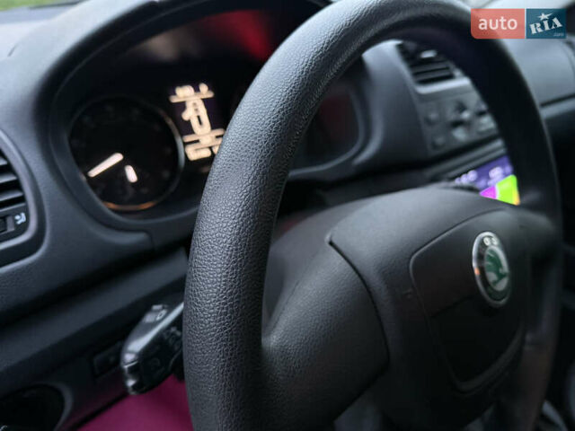 Серый Шкода Фабия, объемом двигателя 1.2 л и пробегом 161 тыс. км за 6600 $, фото 18 на Automoto.ua