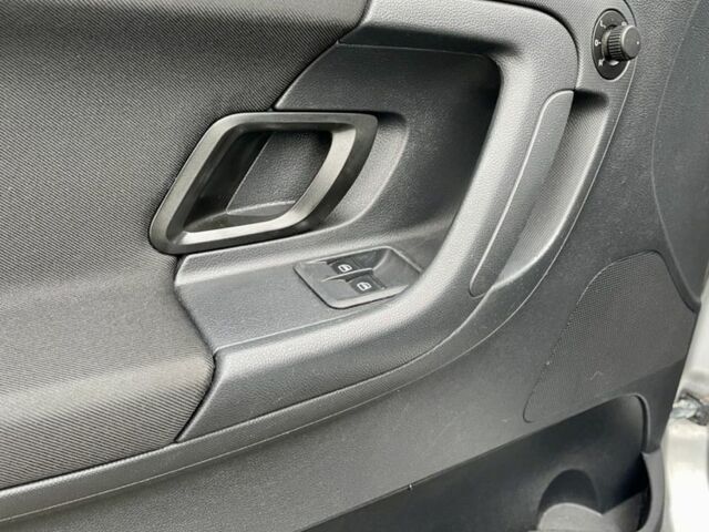 Серый Шкода Фабия, объемом двигателя 1.4 л и пробегом 195 тыс. км за 6200 $, фото 16 на Automoto.ua