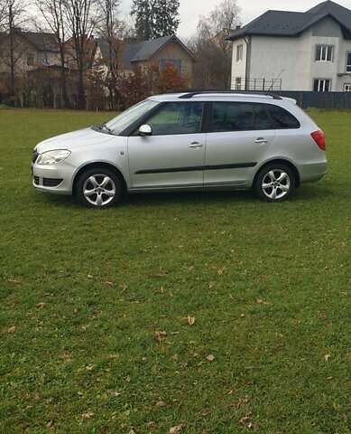 Серый Шкода Фабия, объемом двигателя 1.6 л и пробегом 205 тыс. км за 6650 $, фото 3 на Automoto.ua