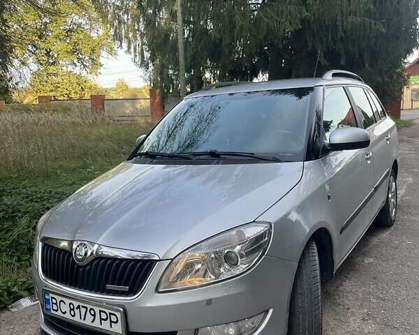 Серый Шкода Фабия, объемом двигателя 1.2 л и пробегом 214 тыс. км за 4999 $, фото 1 на Automoto.ua