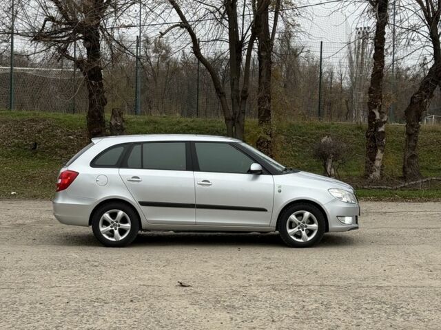 Сірий Шкода Фабія, об'ємом двигуна 1.2 л та пробігом 201 тис. км за 5500 $, фото 3 на Automoto.ua